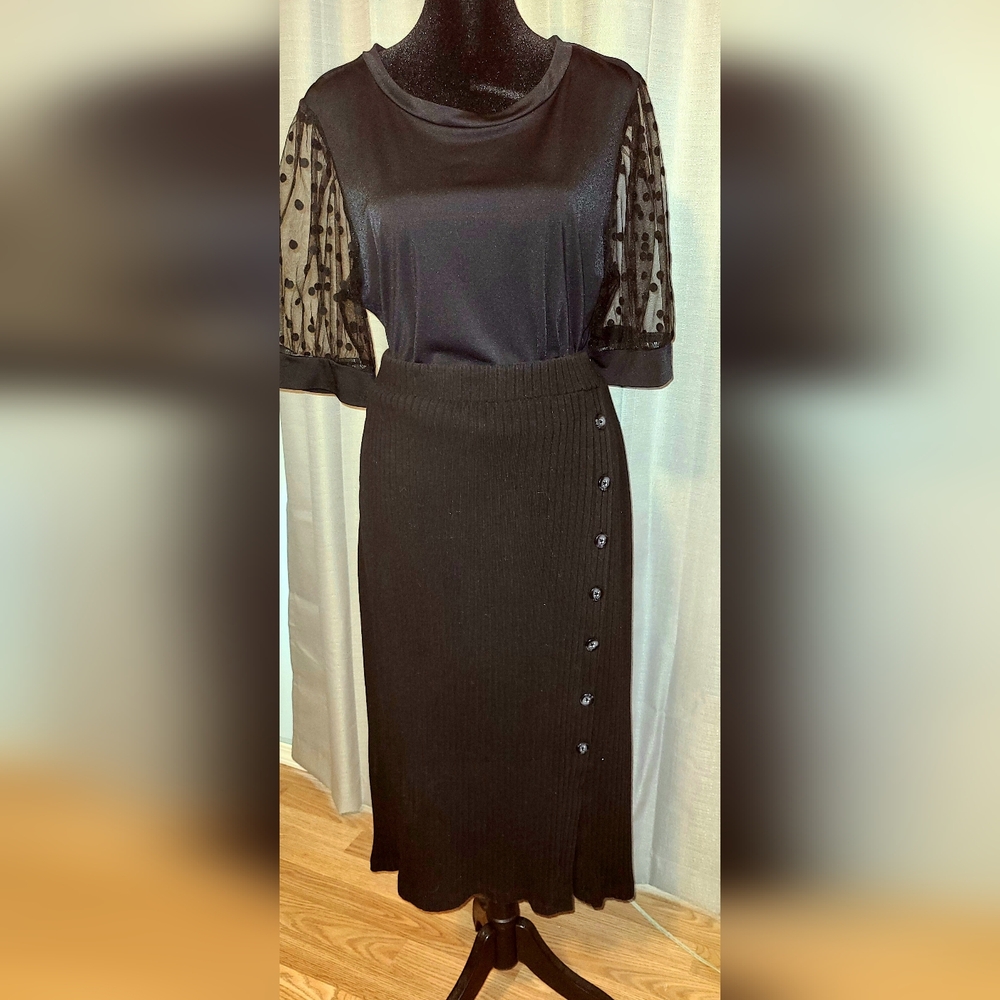 Elegant Black Button-Detail Skirt